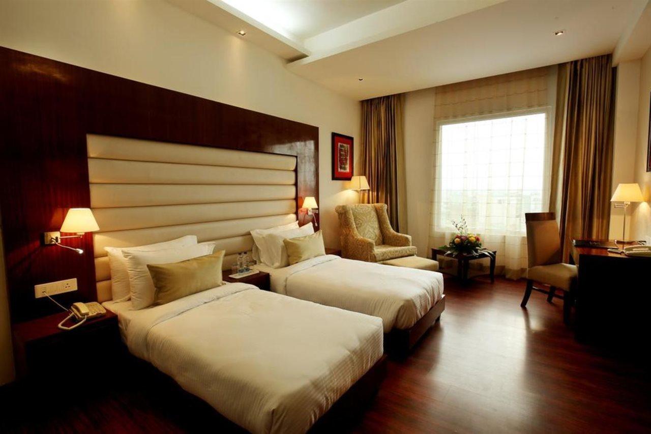 เดย์ โฮเต็ล บาย วินด์แฮม ปณิปัต Hotel Panipat ภายนอก รูปภาพ